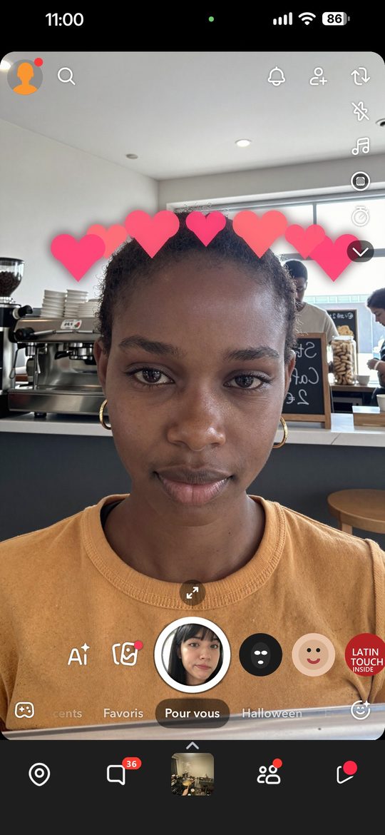 Écran de téléphone avec une photo IA générée par Pulse Studio